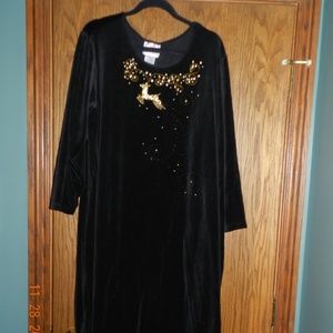 Quacker Factory Black with Gold Reindeer Lounger